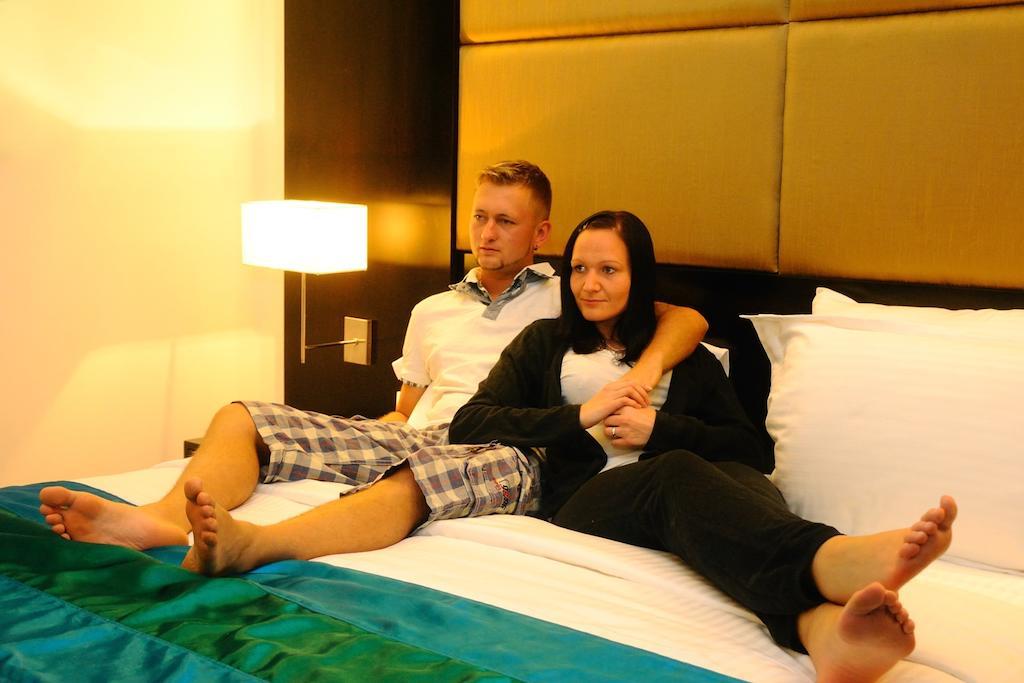 Peacock Beach Hotel Hambantota Quarto foto