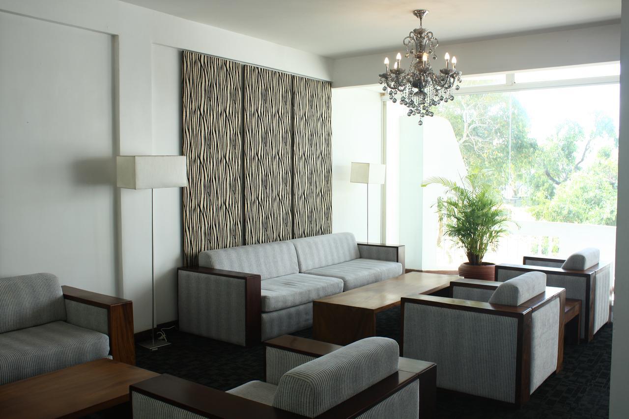 Peacock Beach Hotel Hambantota Exterior foto
