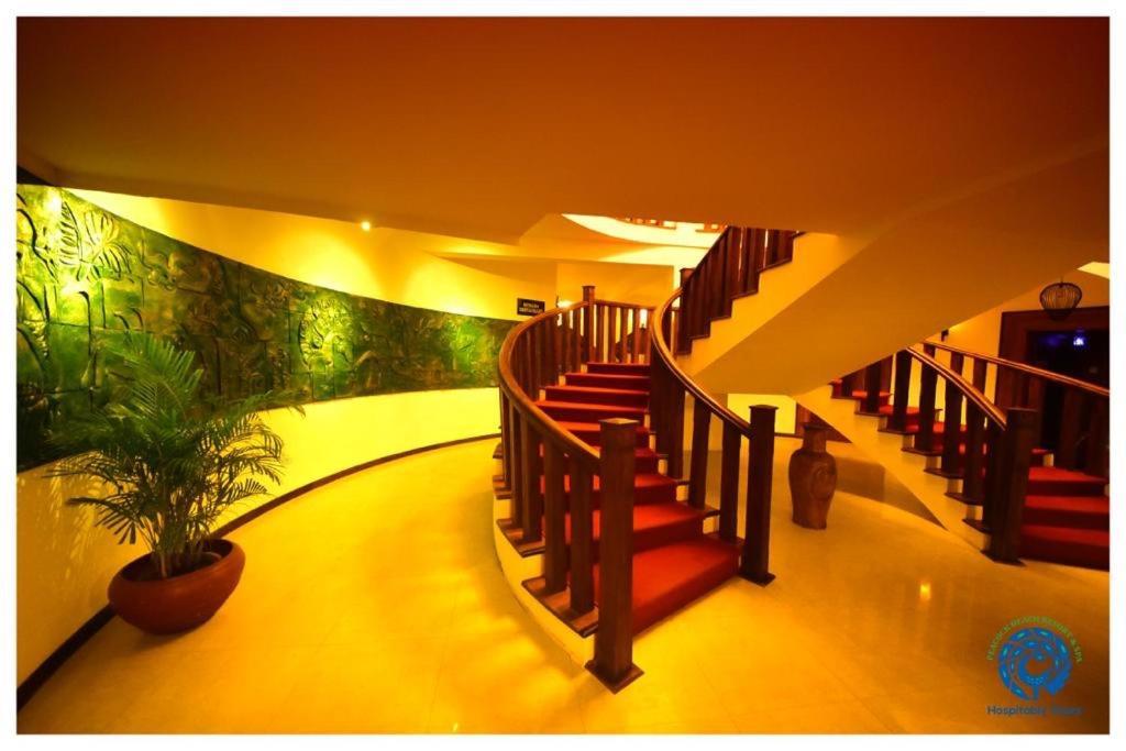 Peacock Beach Hotel Hambantota Exterior foto